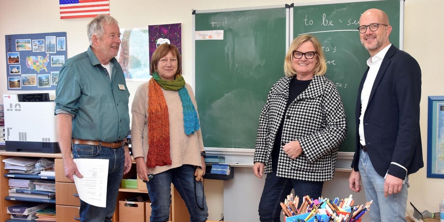 Eine Schulstunde mit der Landtagsabgeordneten in der VAMED Klinik Hattingen