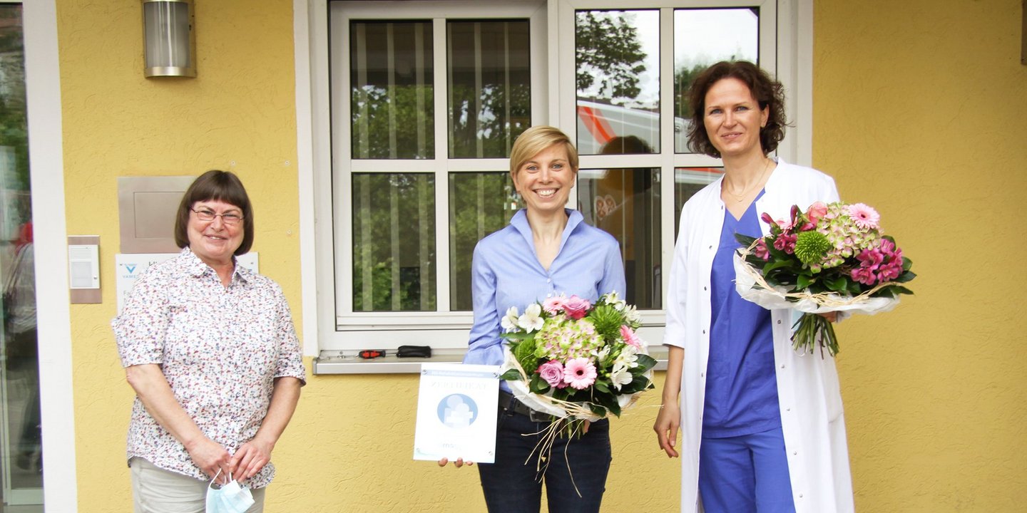 Feierliche Übergabe: Schlossklinik ist jetzt ausgezeichnetes MS-Rehabilitationszentrum